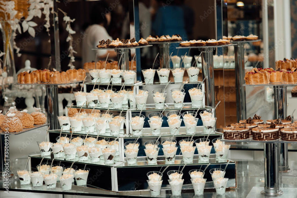 Discover 125+ ice cream cake austin super hot in.eteachers