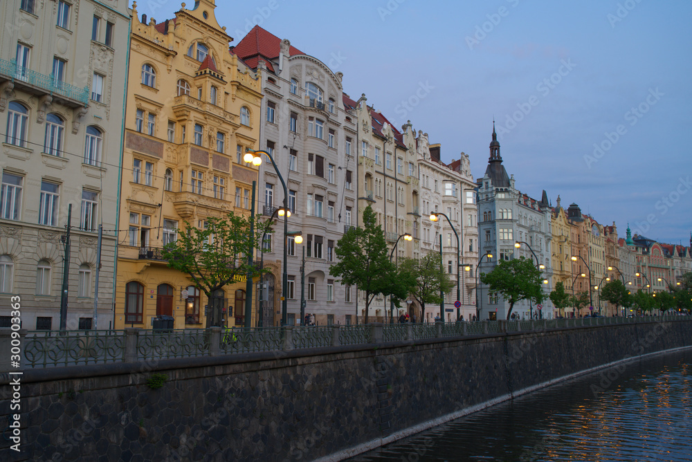 Prague, canal dans le ville