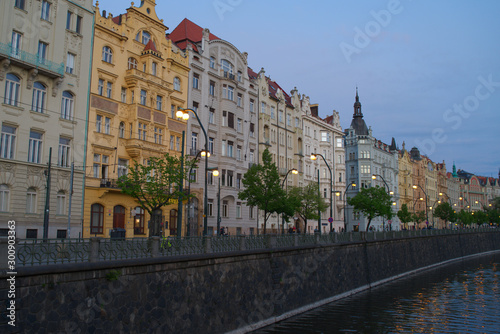 Prague, canal dans le ville
