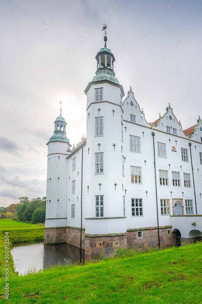 Das Renaissance-Schloss Ahrensburg bei Hamburg