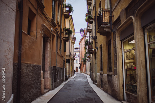narrow street in verona italy © Nicolli D'Orazio