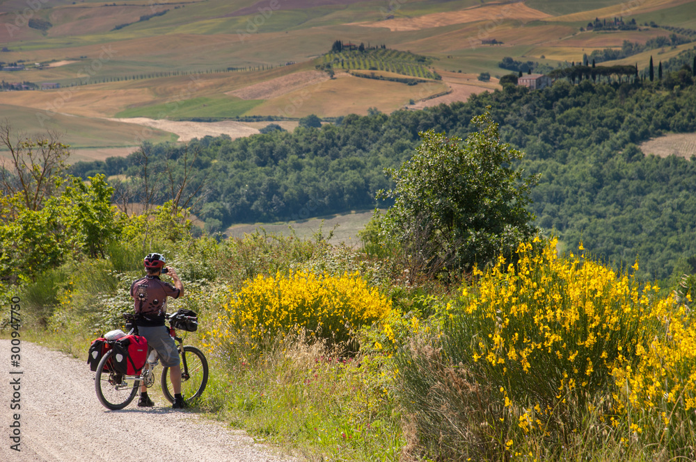 Fototapeta premium turisti in bicicletta