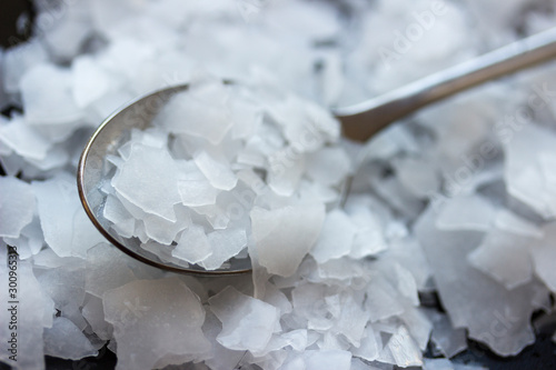 Magnesium Flakes photo