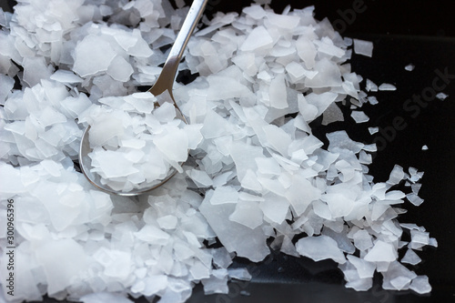 Nigari flakes