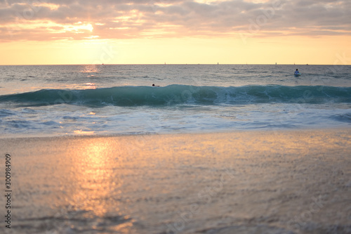 capbreton  40    plage oceane au coucher du solei