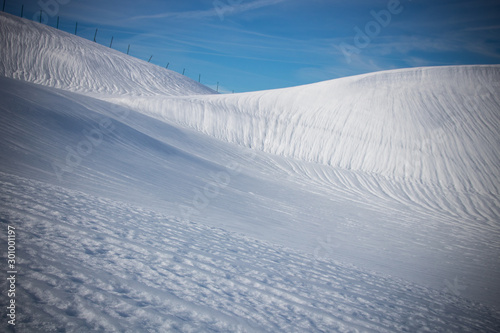 Paysage des Deux-Alpes en hiver , ski dans les Alpes