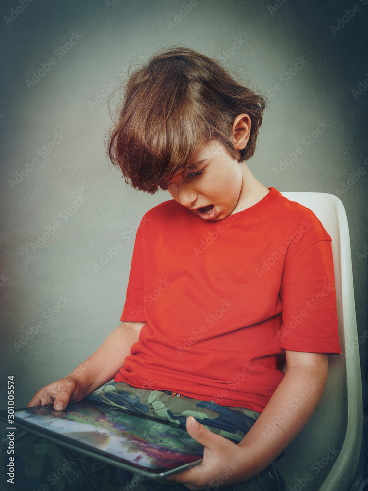 Fototapeta premium kids online security and internet addiction concept
