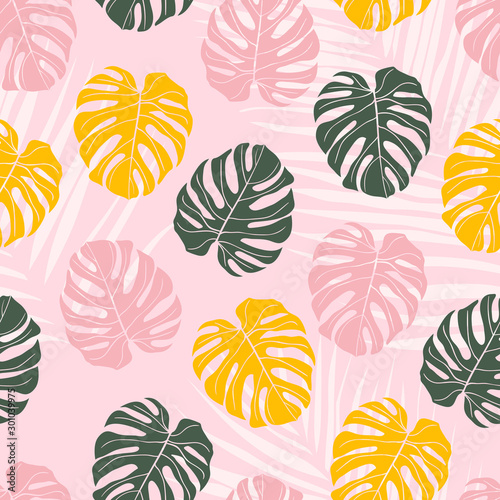Beautifull tropical flowers and leaves seamless pattern design