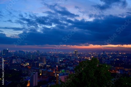 city at night © laemthong