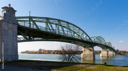 Foto Maria Valeria bridge in Esztergom is hungarian landmark