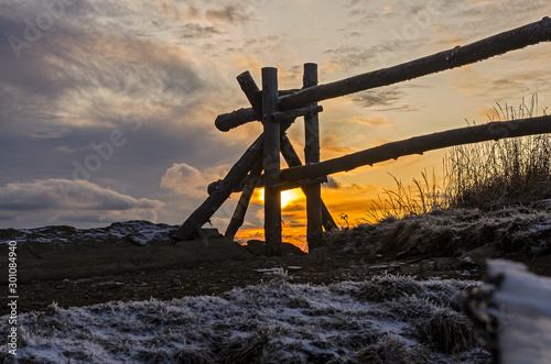 Fototapeta Naklejka Na Ścianę i Meble -  zachód słońca bieszczady połonina Wetlińska 