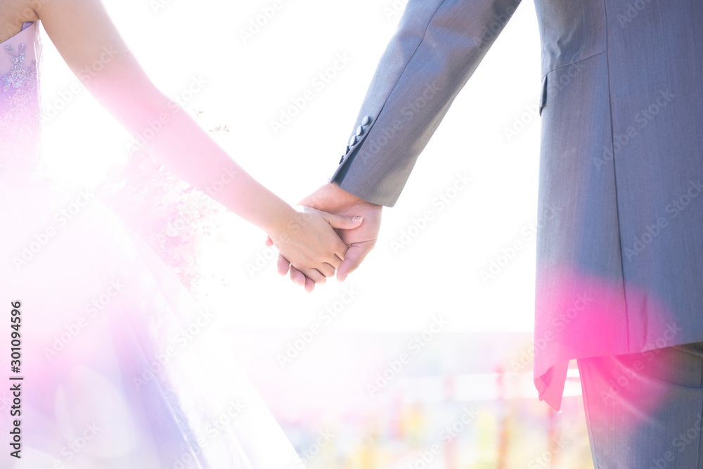 繋いだ手 手 二人 カップル Stock 写真 Adobe Stock