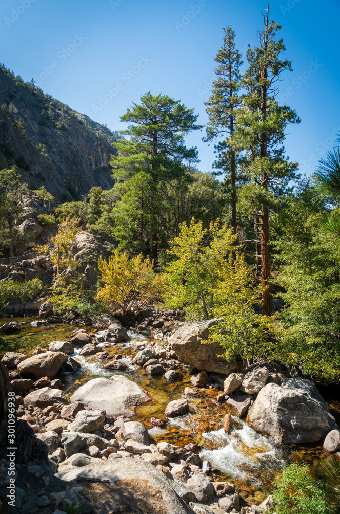 Mountain Landscape Vista at Kings Canyon National Park Mountain Landscape Vista at Kings Canyon National Park