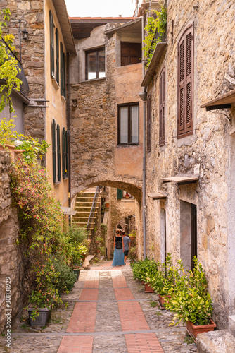 Fototapeta Naklejka Na Ścianę i Meble -  Vista del Borgo medievale Dolceacqua, Liguria, Italia