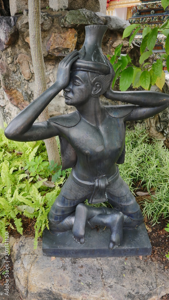 Obraz premium Hermit doll massage