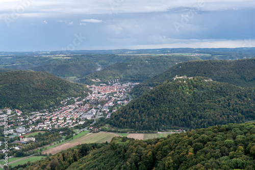 Heißluftballonfahrt, Blick auf Bad Urach und Burg Hohenurach