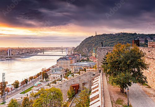 View on the Elisabeth Bridg...