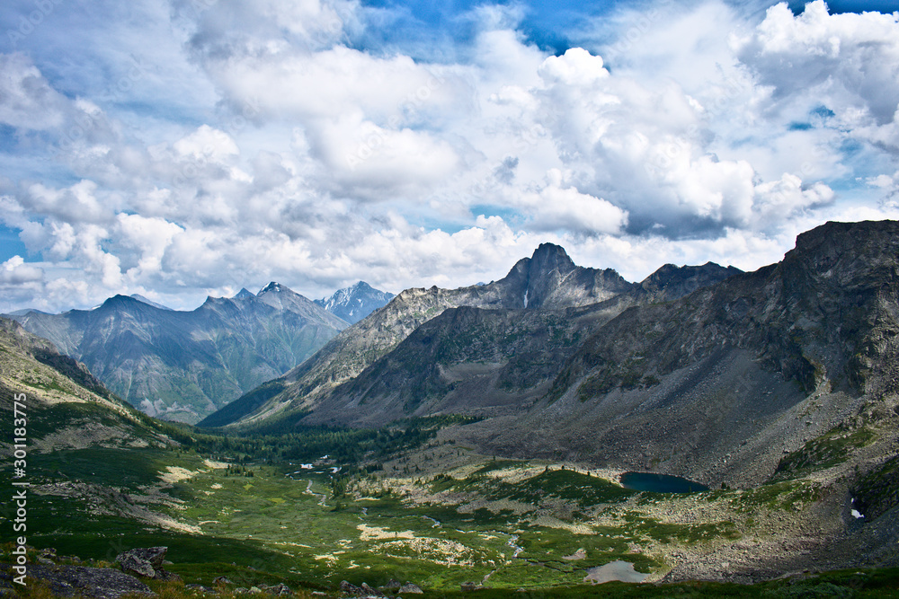 Obraz premium lake in mountains