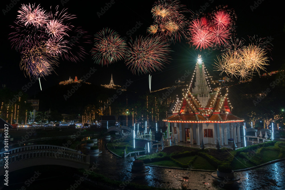 Naklejka premium Fireworks Festival at Phra Nakhon Khiri (Khao Wang), Phetchaburi, Thailand