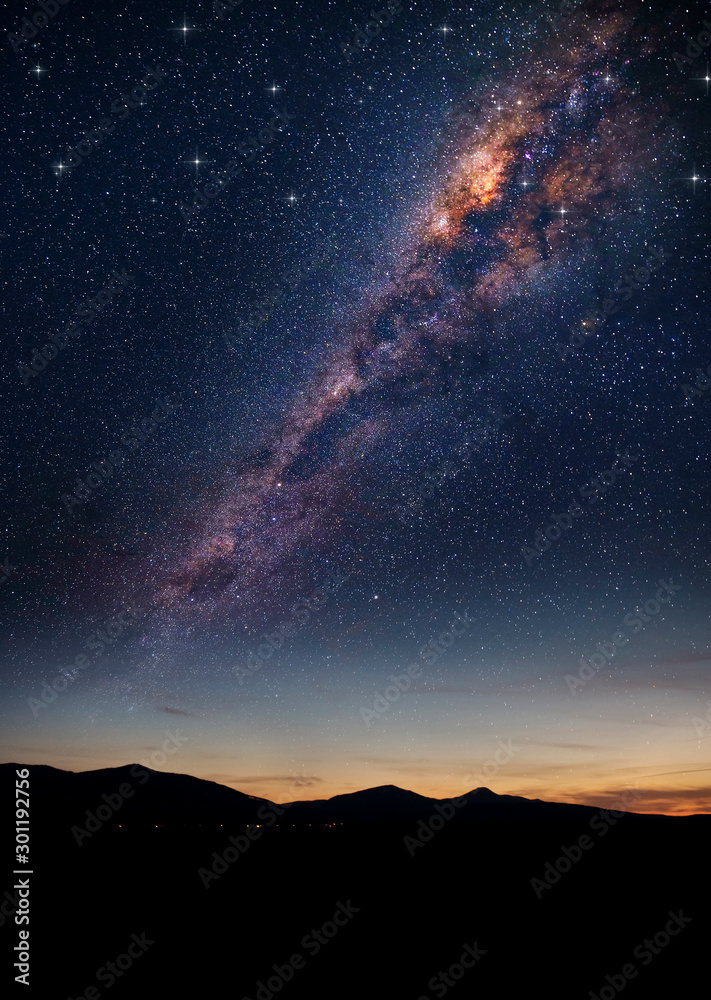 Fototapeta premium beautiful milky way over the mountain