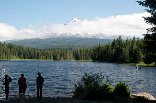 Picturesque trillium lake in Oregon