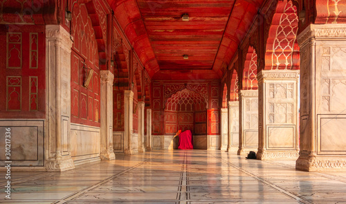 The red Jama Mosque (Masjid Jahan Numa), built in the 17th in Mughal architecture, is one of the largest mosques in India