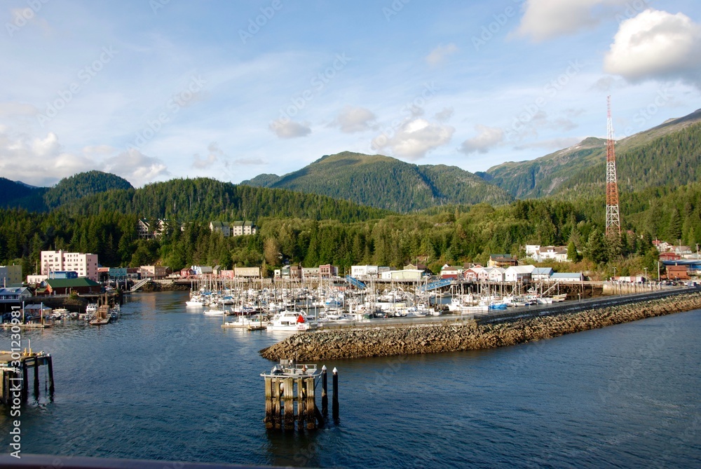 Naklejka premium boats on the Pacific Coast