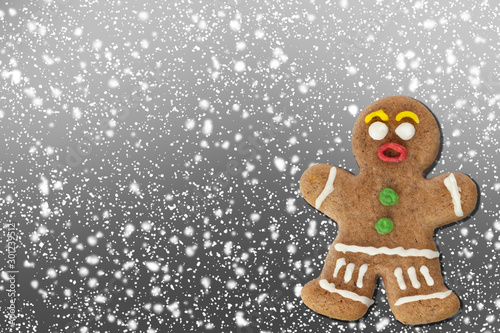  Gingerbread man on christmas background