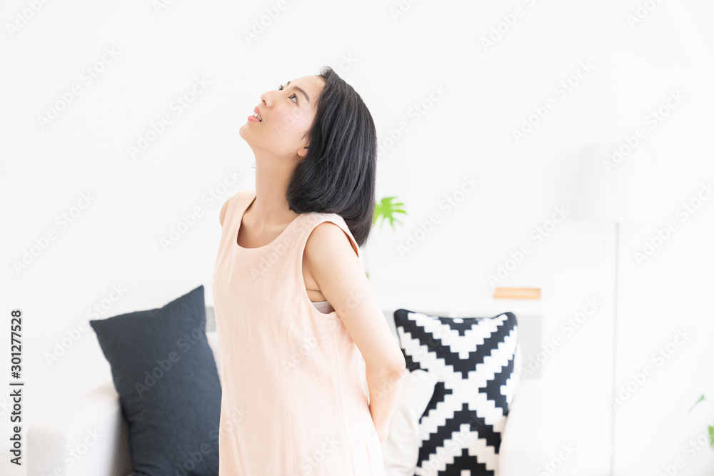 リラックスする女性