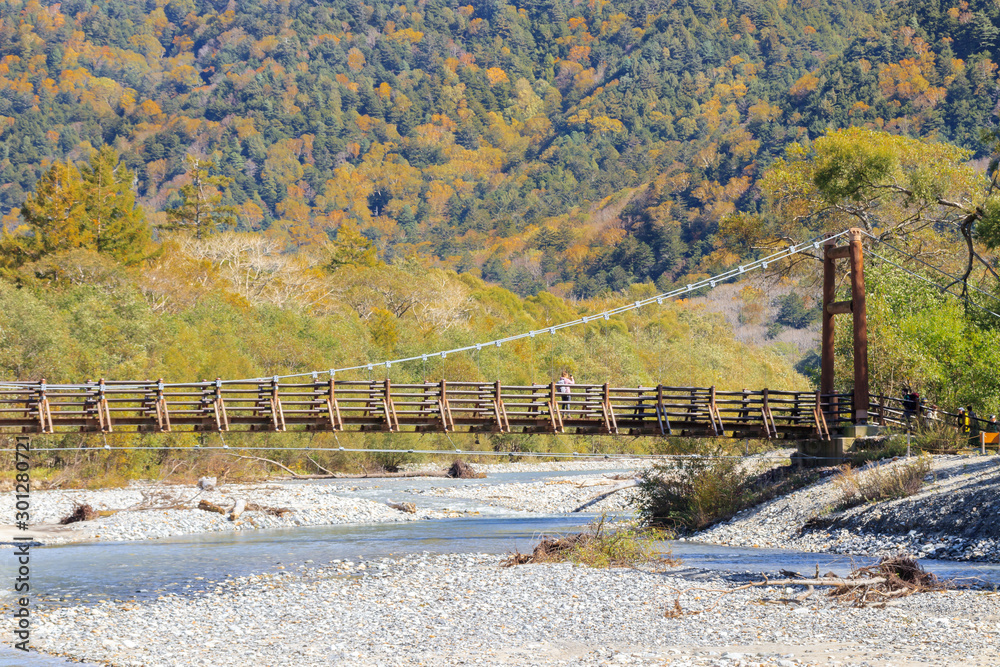 秋の上高地 明神橋 長野県松本市 Kamikochi In Autumn And Myojin Bridge Nagano Matsumoto City Stock Photo Adobe Stock
