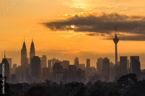 Photography beautiful scenery kuala lumpur city skyline with sunrise background