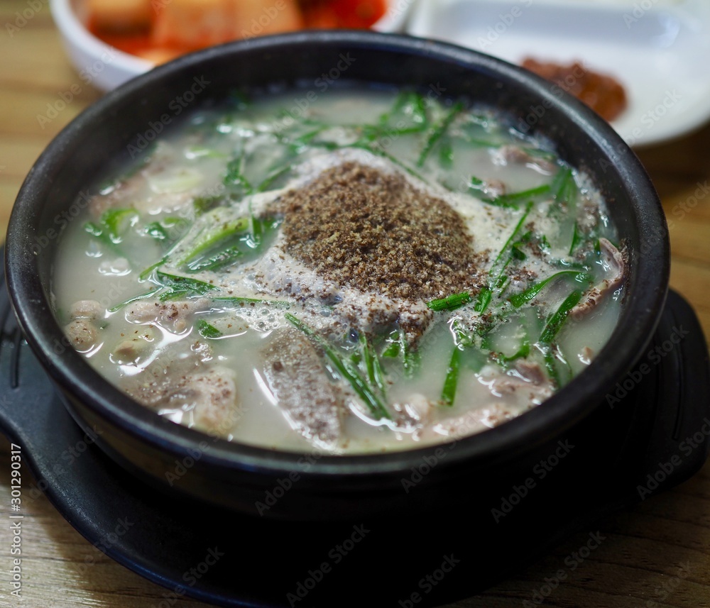 한국의 전통음식 순대국밥 스톡 사진 | Adobe Stock