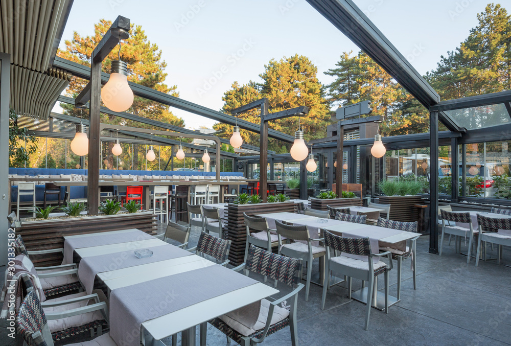 Restaurant with large open garden interior