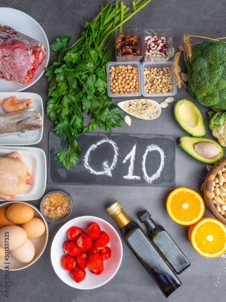 Composition with food contains coenzyme Q10, antioxidant, produce energy to cell, products against free radicals, and supports body as it ages, immune system, keeping body strong and healthy.