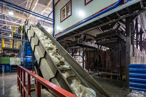 Obraz na plátně moving conveyor transporter on Modern waste recycling processing plant