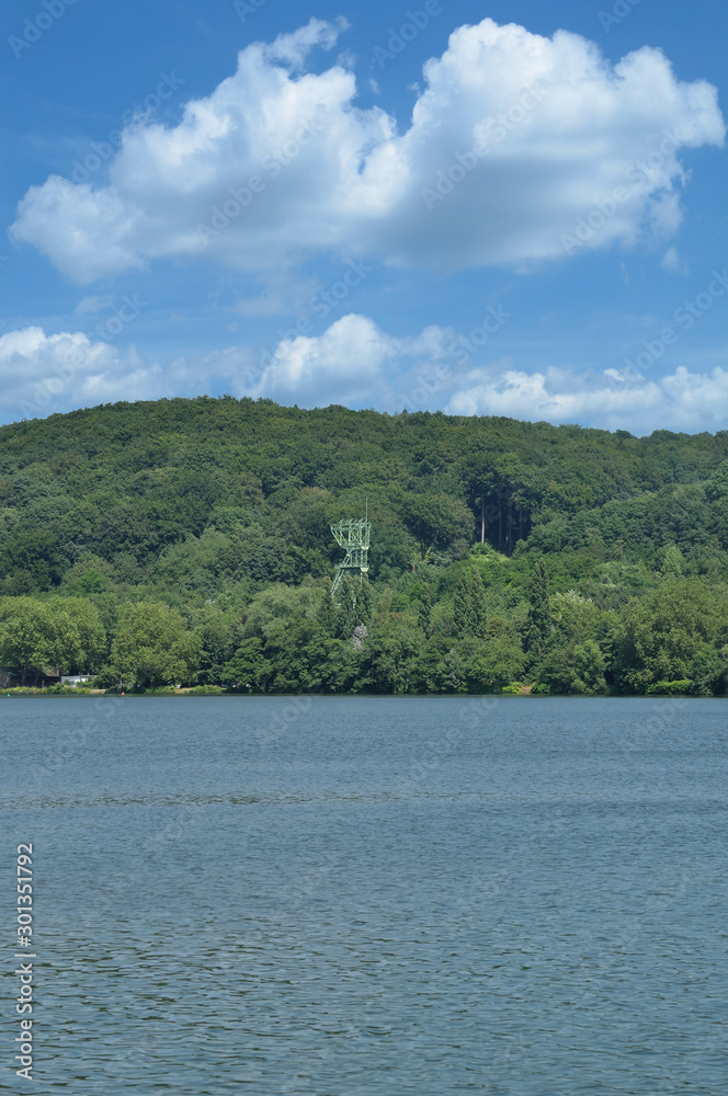 Förderturm am Baldeneysee in Essen,Ruhrgebiet,Nordrhein-Westfalen,Deutschland Förderturm am Baldeneysee in Essen,Ruhrgebiet,Nordrhein-Westfalen,Deutschland