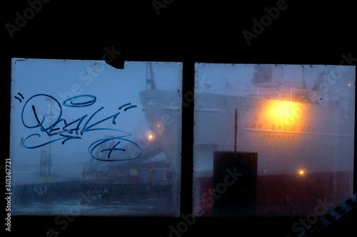 Hamburger Hafen im Nebel