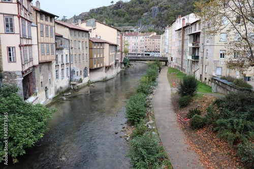 La rivière "Gère" dans la ville de Vienne - Département Isère - France