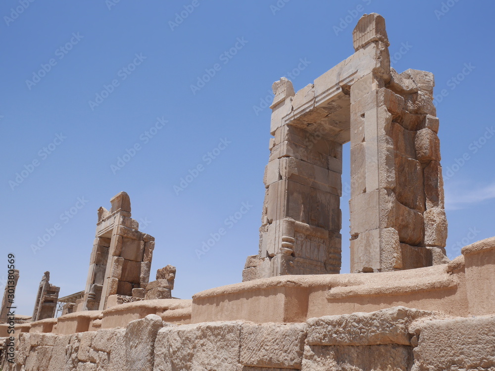 Persépolis, ruine et histoire, ciel et pierre 