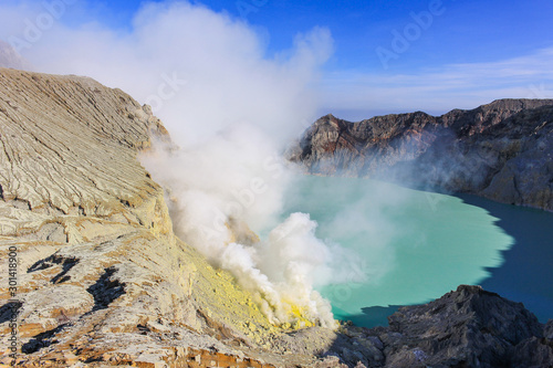 Ijen volcano crater, Kawah Ijen in East Java, Indonesia © Trail