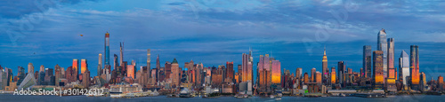 Manhattan Skyline Panoramic View at Sunset, New York City © underwaterstas