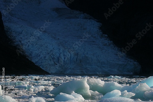 Glaciar Balmaceda y Serrano photo