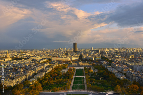 Vue aérienne sur Paris, champs de Mars école militaire, Île-de-France,  France photo