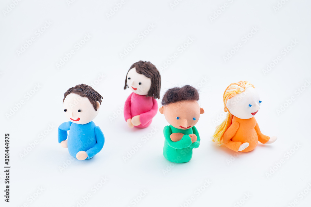 紙粘土で作った人形　英会話教室や国際交流でのコミュニケーション