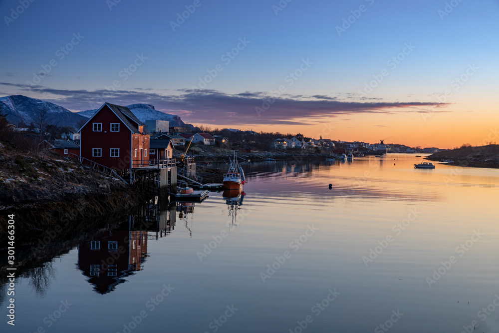 Fototapeta premium Sunset at Helgeland in Nordland county, Northern Norway