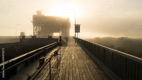Brandenburg, Deutschland, Europa, Gebäude_Architektur, Herbst, Jahreszeiten, Schiffshebewerk, Stadt, Niederfinow, Eberswalde, Nebel, Morgengrauen, Architektur, Schifffahrt, Fahrstuhl, Schiffe, Boote, 
