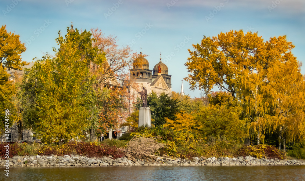 Fototapeta premium Collégial international Sainte-Anne in the area of lachine canal, Quebec, Canada.