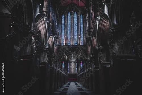 Canvastavla GLASGOW, SCOTLAND, DECEMBER 16, 2018: Magnificent perspective view of interiors of Glasgow Cathedral, known as High Kirk or St