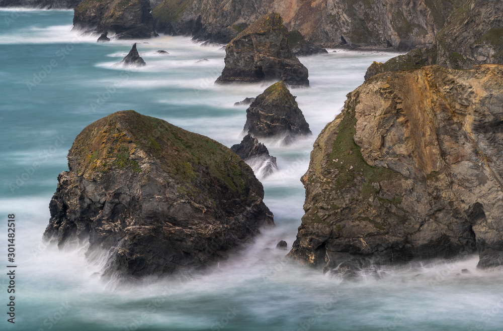 Fototapeta premium Carnewas and Bedruthan Steps, Newquay, Cornwall,UK