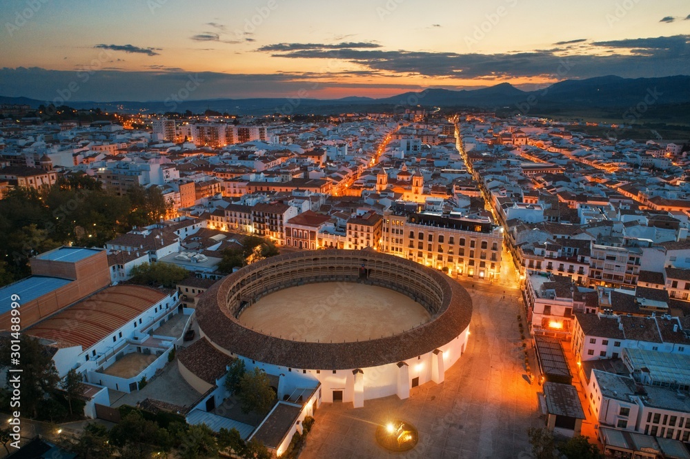 Obraz premium Plaza de Toros de Ronda aerial view night